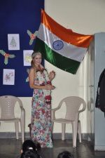 Paris Hilton visits Ashray orphanage in Bandra, Mumbai on 3rd Dec 2012 (36).JPG